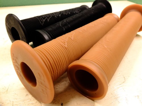他の写真1: CULT × FUCKING AWESOME grips