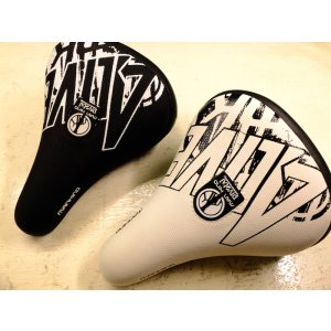 画像: MANKIND pivotal repair seat